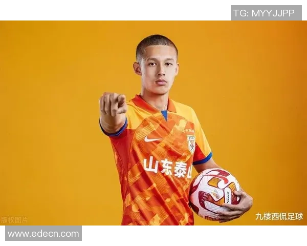 中国足球缺乏中场核心球员的现状与未来发展探索