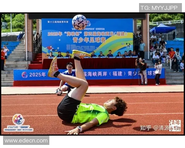 从球星迷恋到足球梦启航：一个青少年成长的热血旅程