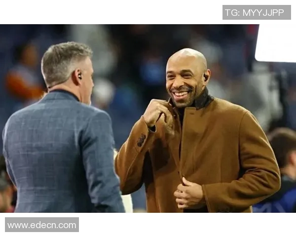 足球明星背后的心酸与隐忍：光环下的孤独与艰辛