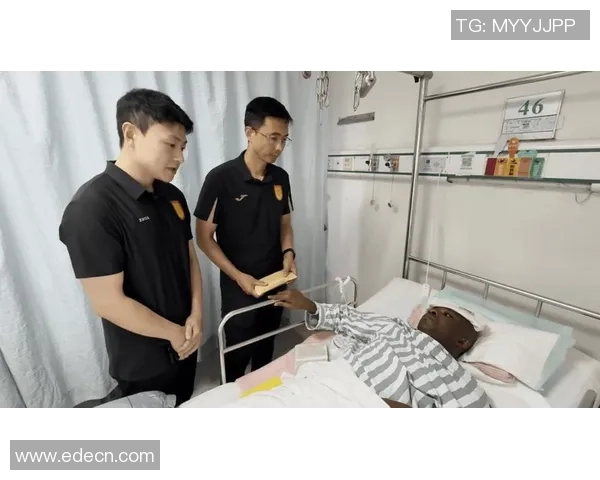 球星医院探望伤员纪实 足球背后的关怀与坚持 球星医院探望伤员纪实 足球背后的关怀与坚持